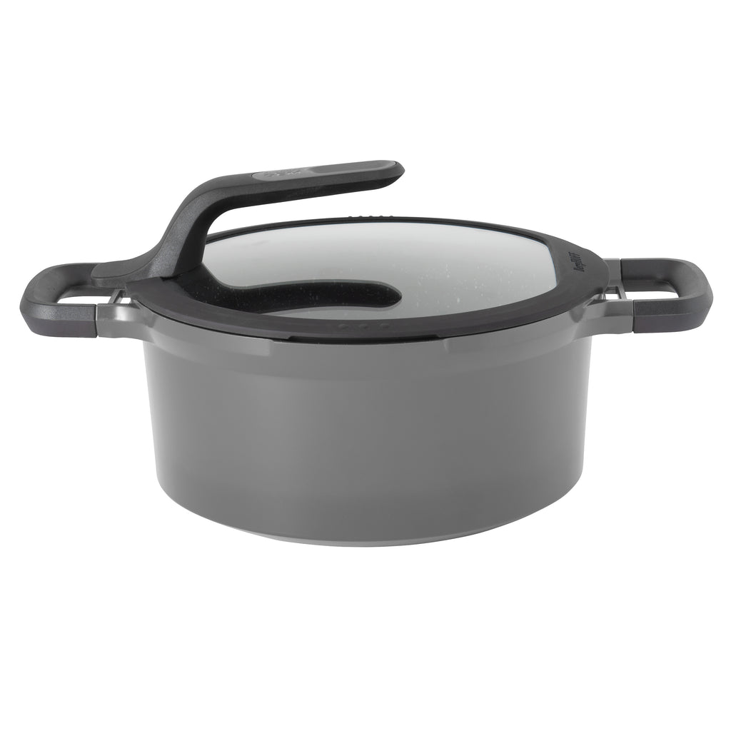 Kookpot met deksel en hittebestendige handvaten grijs 24 cm
